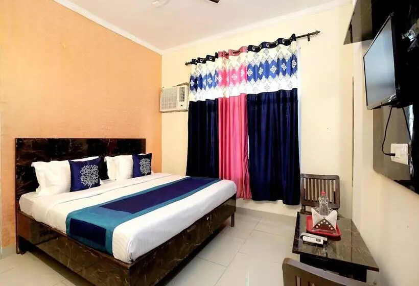 Oyo 10012 Hotel Pink City