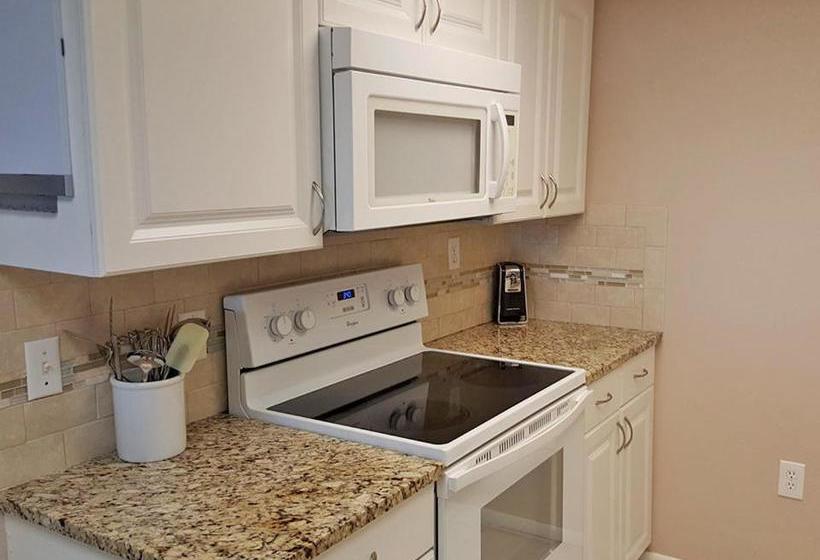 Курорт Seawatch At Island Club