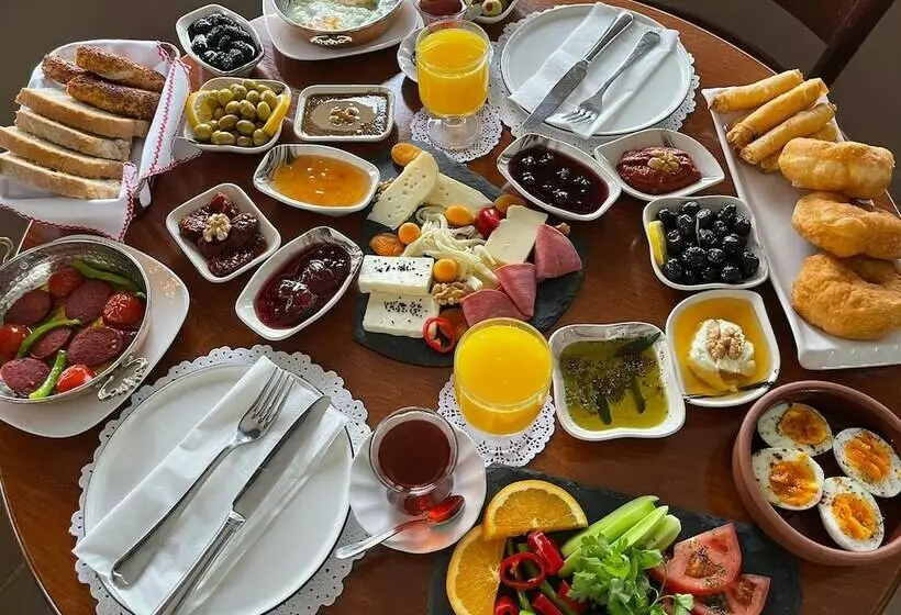 Cunda Suinn Otel