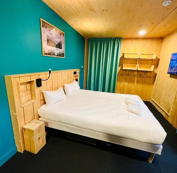 פונדק The People Les 2 Alpes