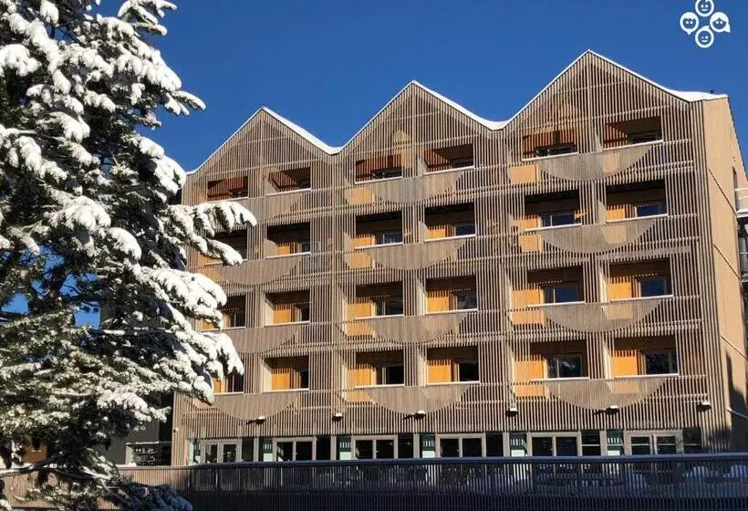 簡易ホテル The People Les 2 Alpes