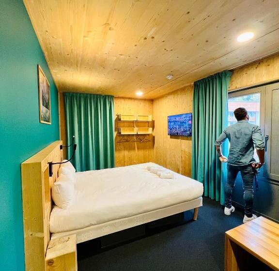 פונדק The People Les 2 Alpes