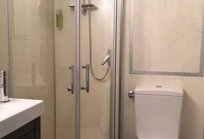 Brit Hotel Salon De Provence