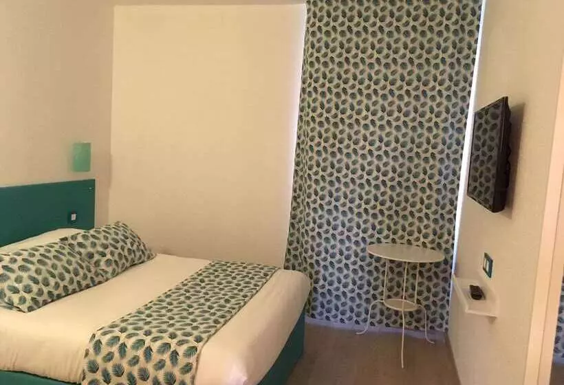 Brit Hotel Salon De Provence