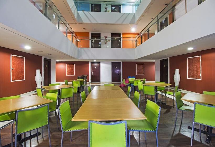 Hotel Reddoorz Plus Near Rs Pertamina