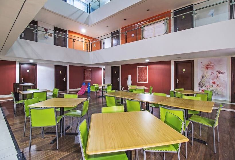 Hotel Reddoorz Plus Near Rs Pertamina