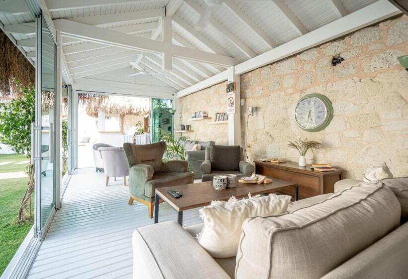 Hotel Sandal Alaçatı   Adult Only