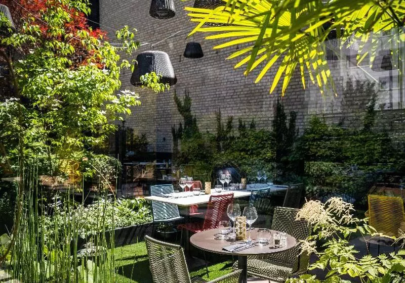 Hotelli Voco Strasbourg Centre   The Garden, An Ihg