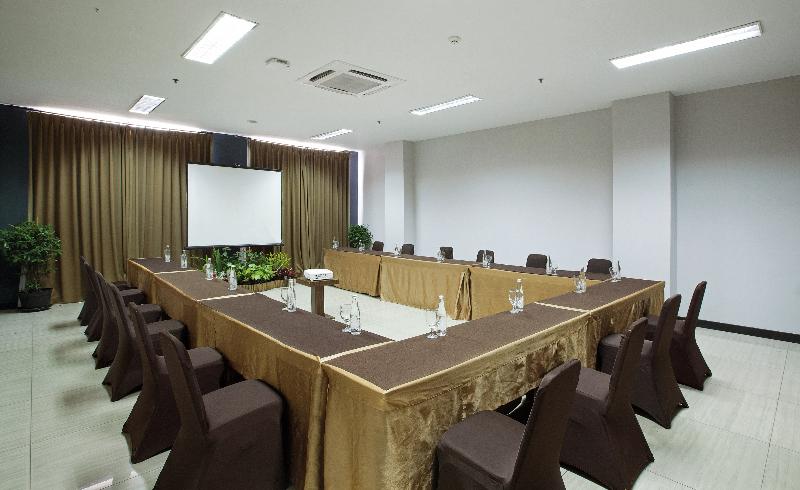 호텔 Zen Rooms Djunjunan Pasteur