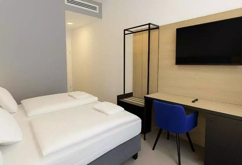 Hotelli Hi Grand City