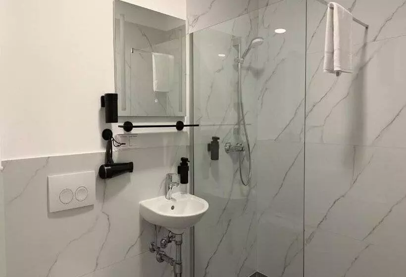 Hotelli Hi Grand City