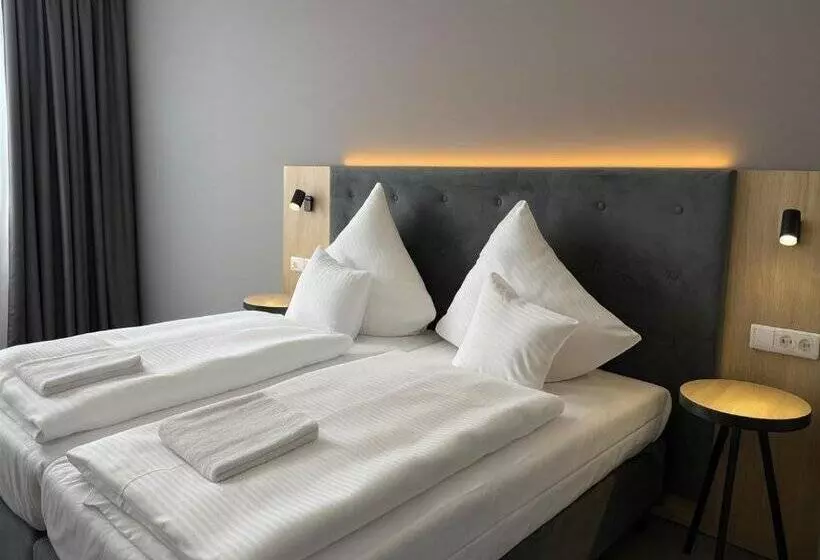 Hotelli Hi Grand City