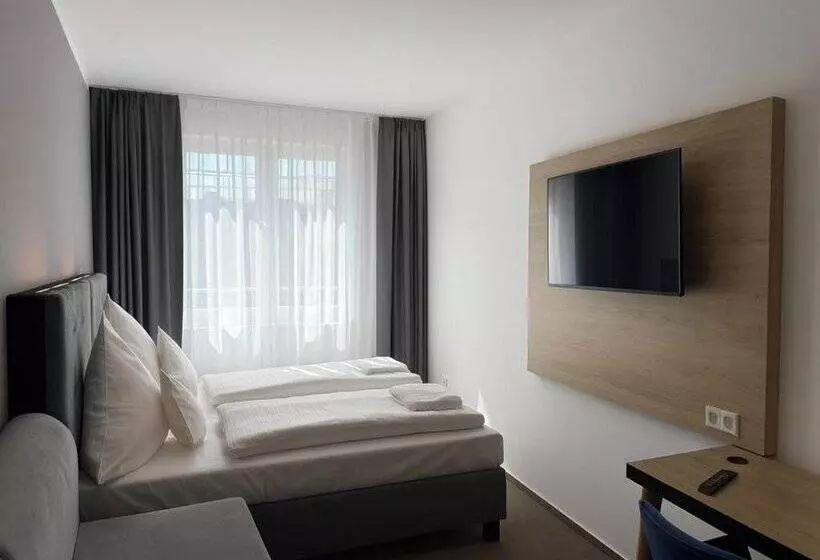 Hotelli Hi Grand City