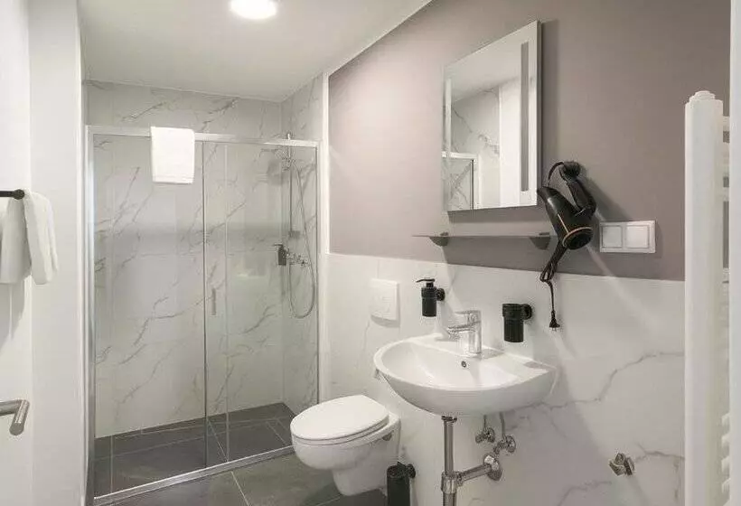 Hotelli Hi Grand City