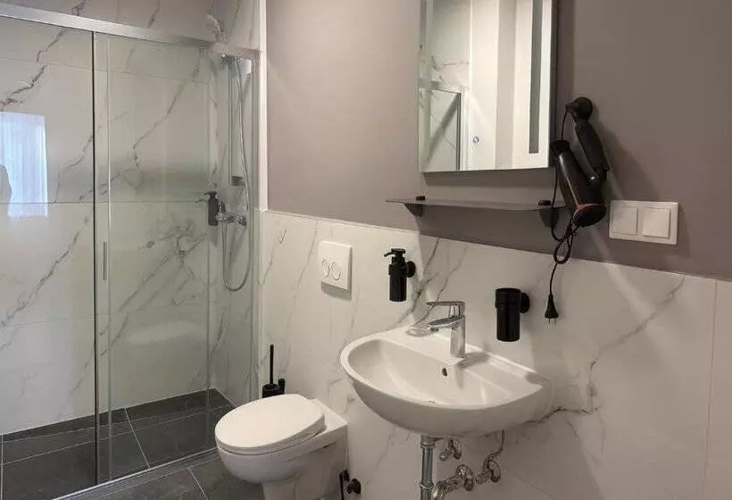 Hotelli Hi Grand City