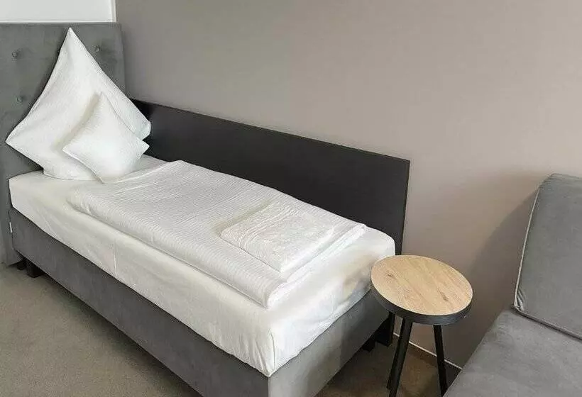 Hotelli Hi Grand City