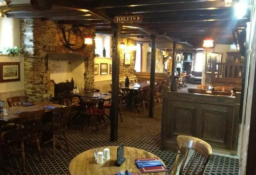 Hostel The Copley Arms