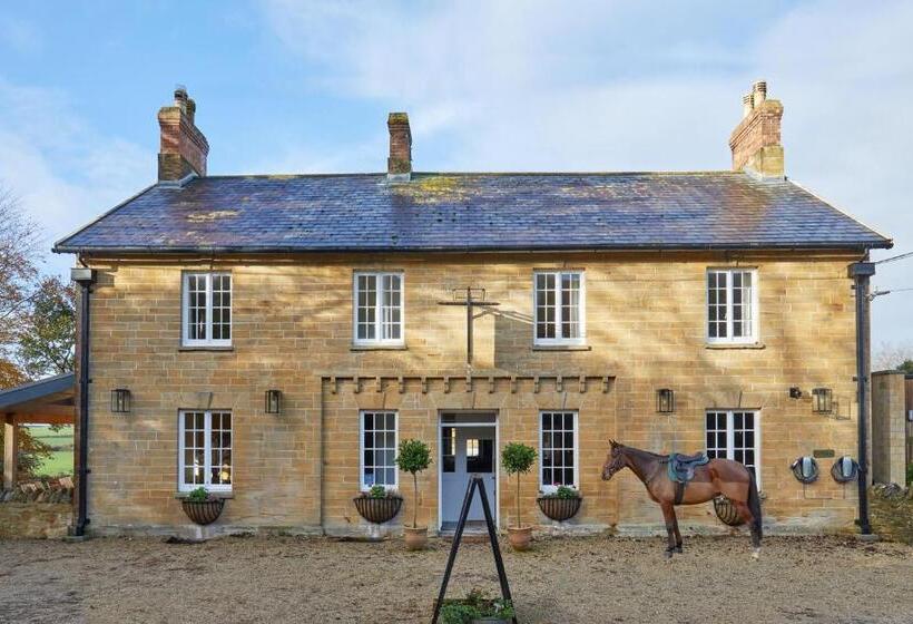 旅馆 The Queens Arms