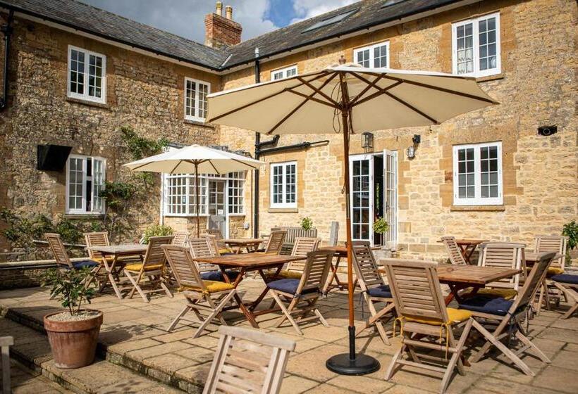 旅馆 The Queens Arms