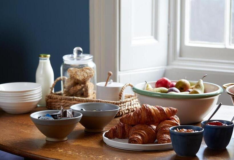 旅馆 The Queens Arms