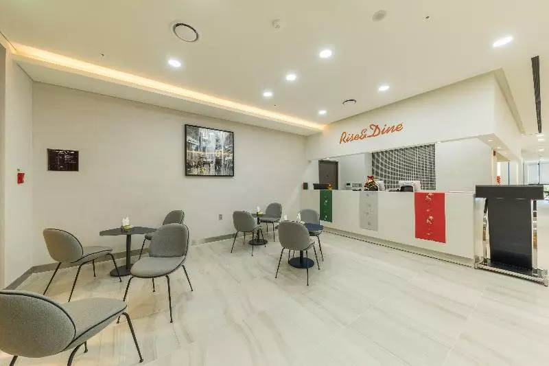 ホテル Howard Johnson By Wyndham Incheon Airport