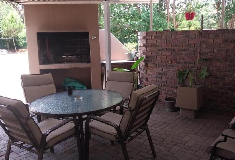 ペンション Lily Guesthouse