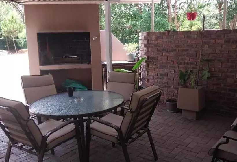 Majatalo Lily Guesthouse