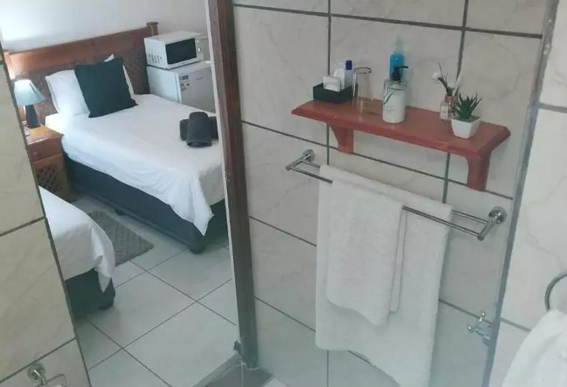 Majatalo Lily Guesthouse