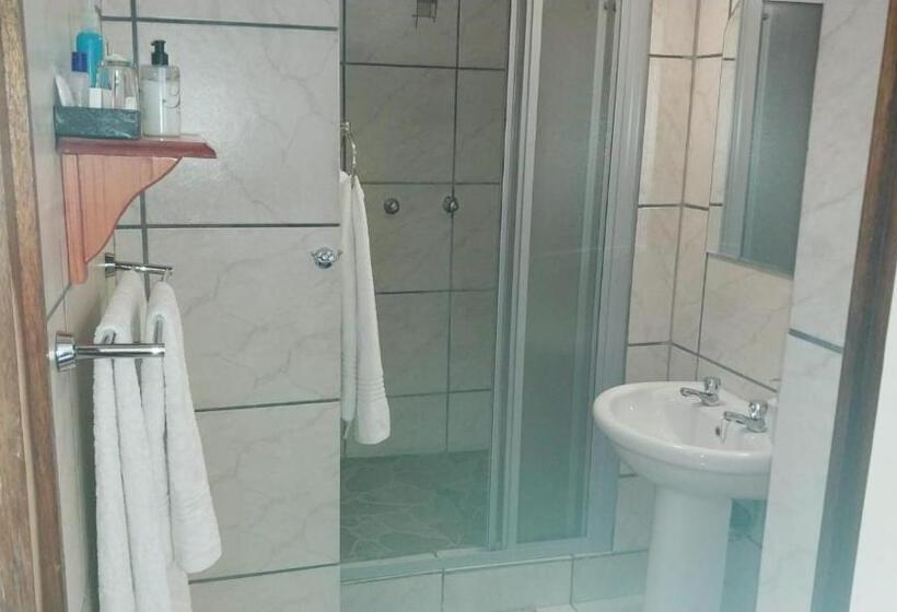 ペンション Lily Guesthouse