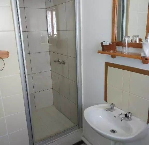 Majatalo Lily Guesthouse