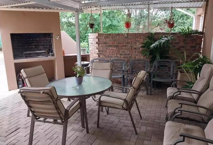 Majatalo Lily Guesthouse