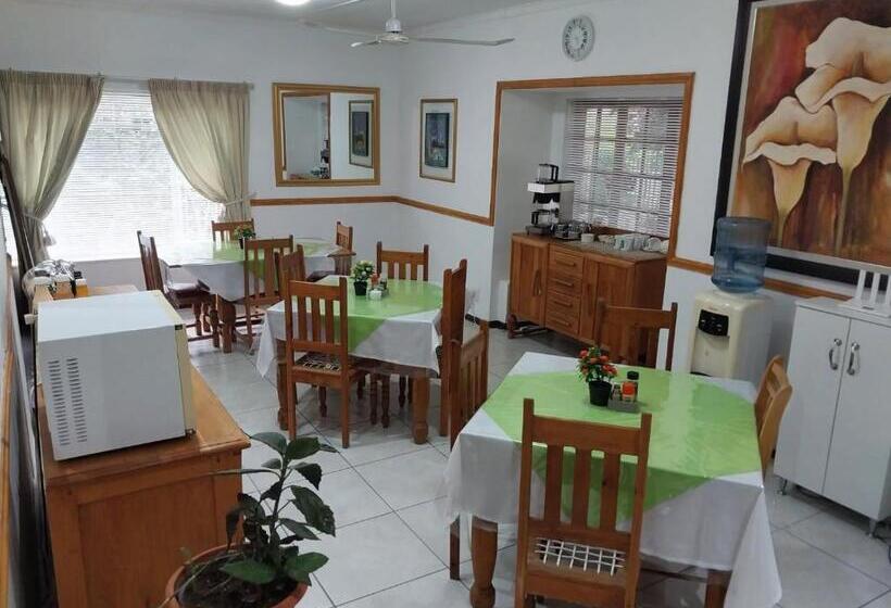 ペンション Lily Guesthouse