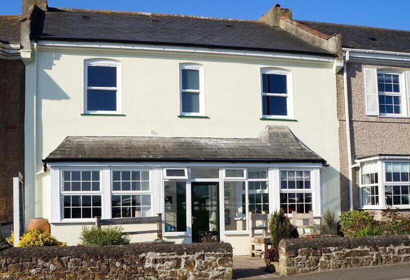 Pensione Links Side Guest House