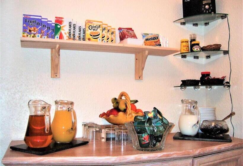 Pensione Links Side Guest House