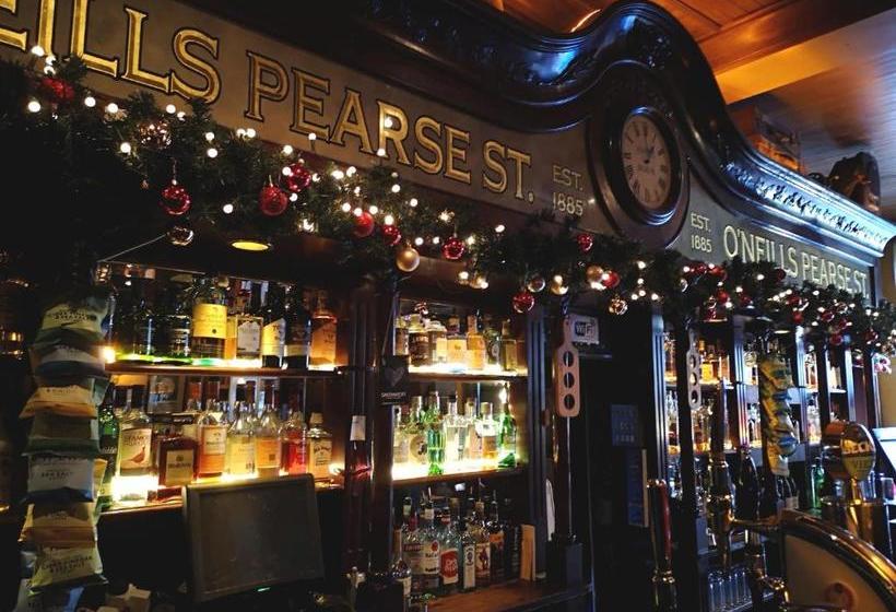پانسیون O Neills Victorian Pub & Townhouse