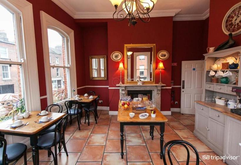 پانسیون O Neills Victorian Pub & Townhouse