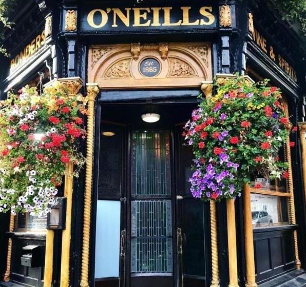 پانسیون O Neills Victorian Pub & Townhouse