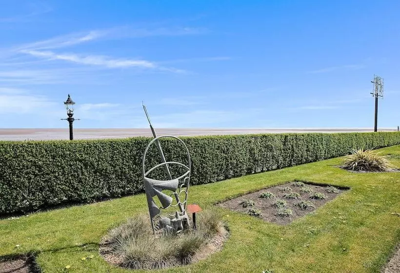 Majatalo Tyme Suites On Kingsway