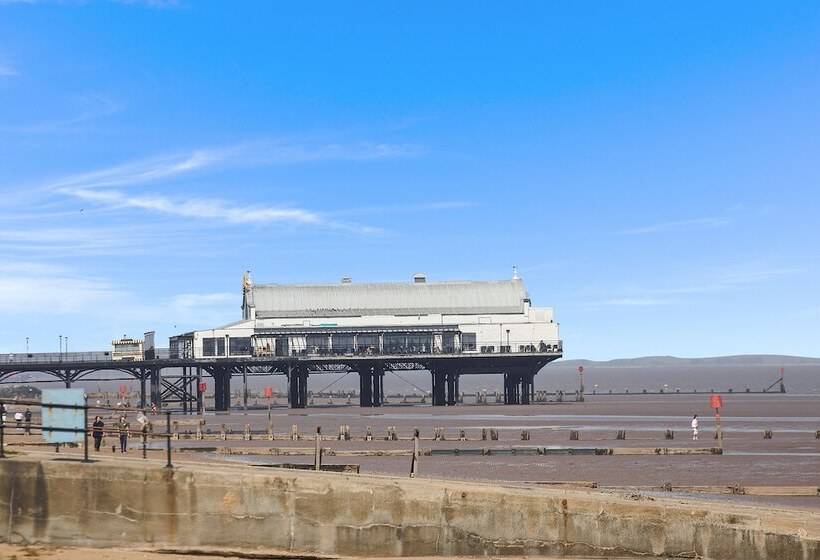 بنسيون Tyme Suites On Kingsway