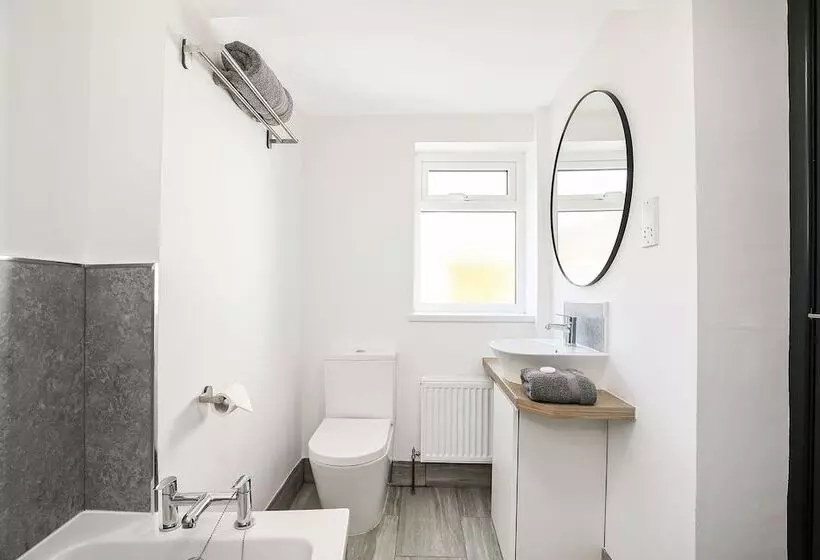 Majatalo Tyme Suites On Kingsway