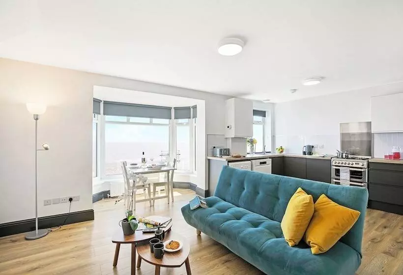 Majatalo Tyme Suites On Kingsway