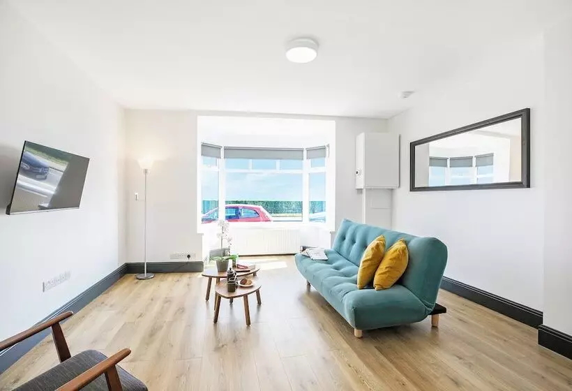 Majatalo Tyme Suites On Kingsway