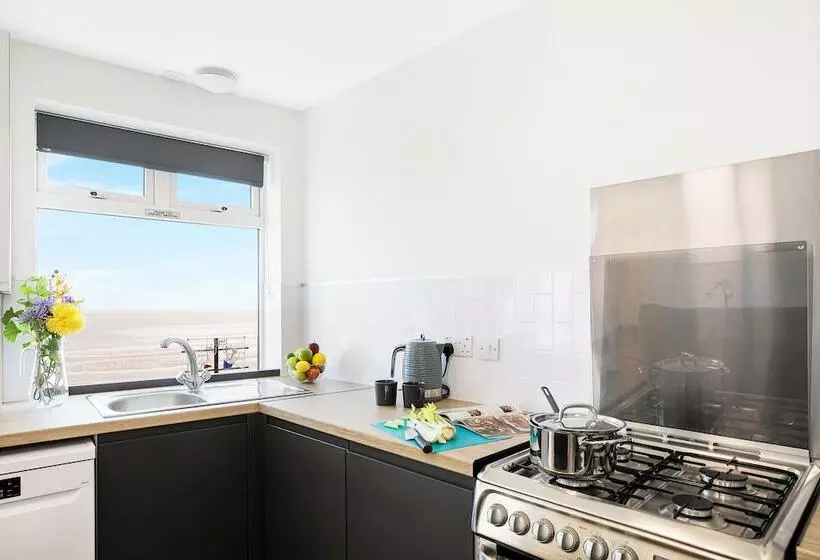 Majatalo Tyme Suites On Kingsway