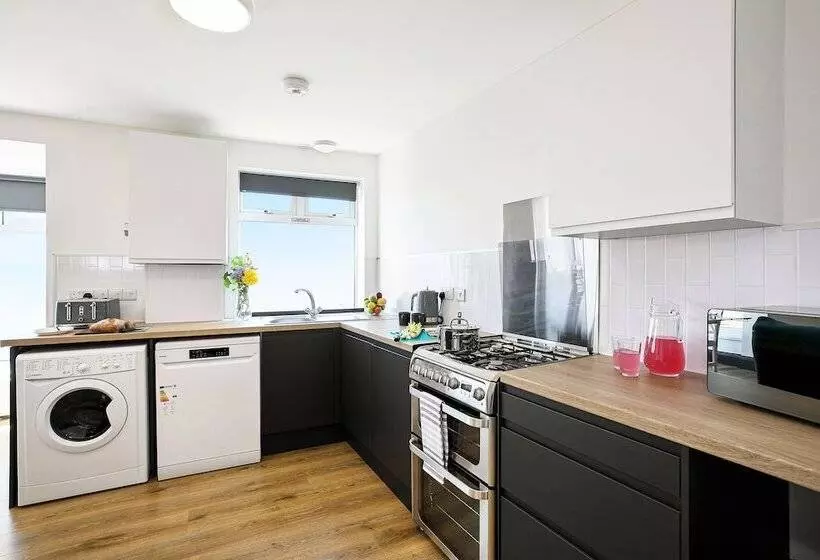 Majatalo Tyme Suites On Kingsway