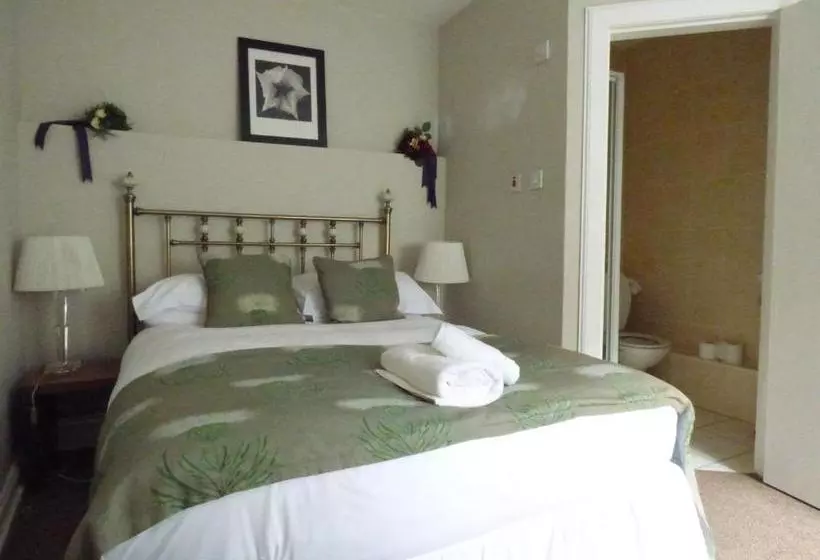 Aamiaismajoitus (B&B) Rooms At Ravenous Beastie