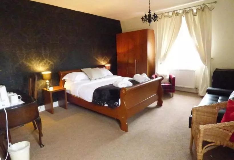 Aamiaismajoitus (B&B) Rooms At Ravenous Beastie