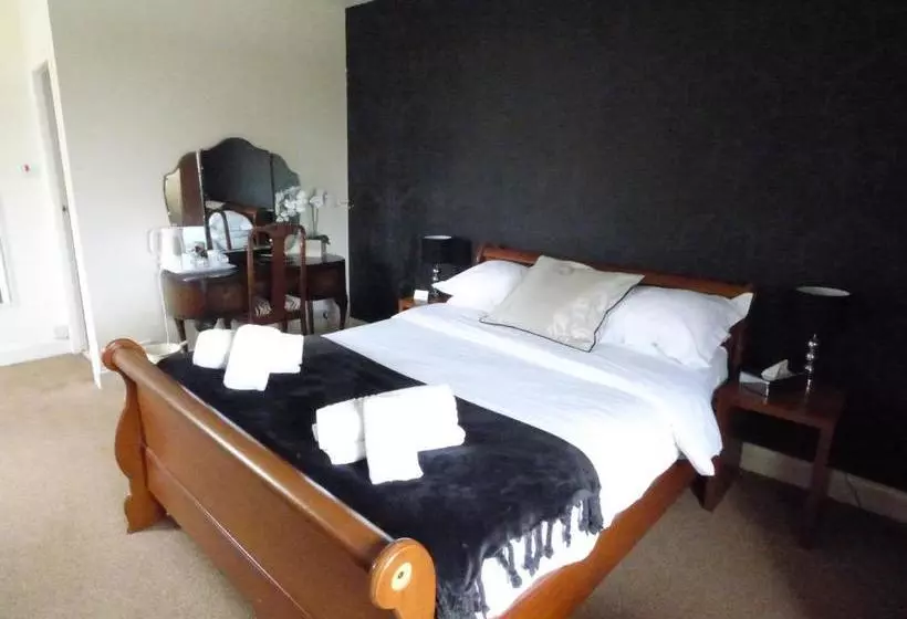 Aamiaismajoitus (B&B) Rooms At Ravenous Beastie