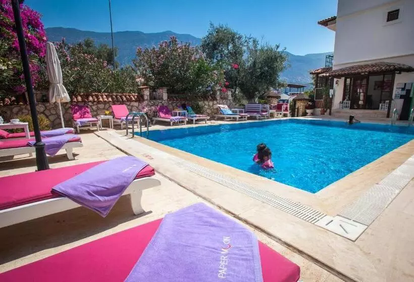 Papermoon Hotel & Apartments