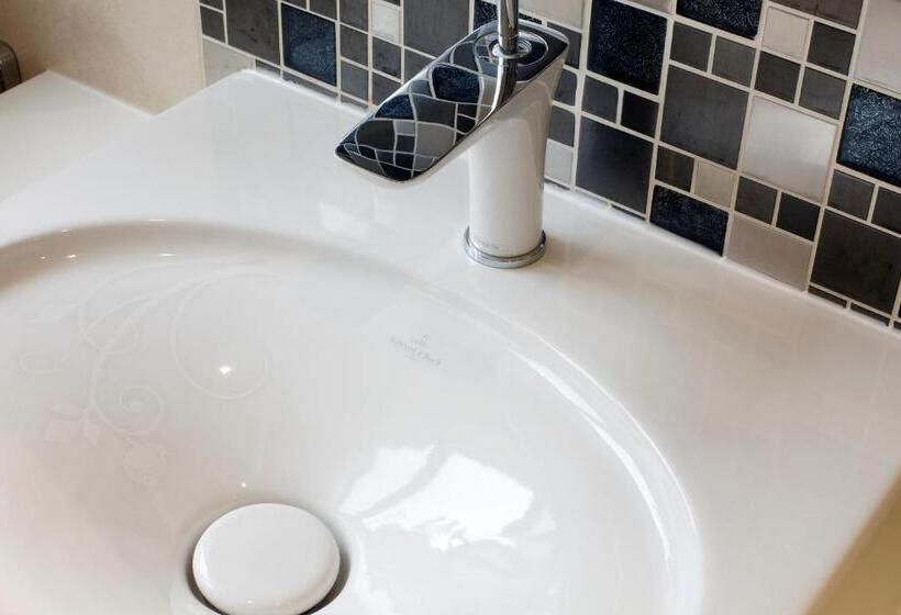 Пансион Englewood Lodge