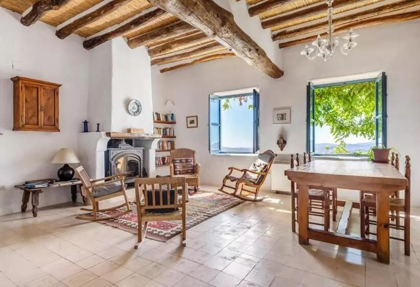 ペンション Las Chimeneas